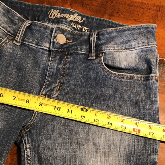 Wrangler BootCut Jeans - Picture 9 of 10